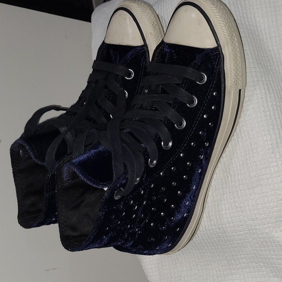 CONVERSE Velvet Size 7 Navy High-Top Sneakers with Studs - Picture 4 of 15